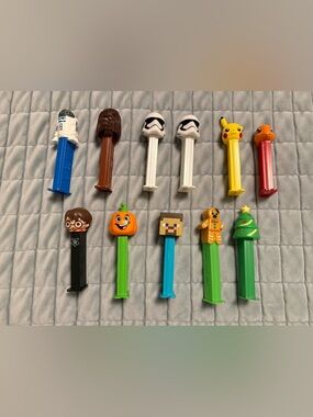 Pez Candy Dispenser Bundle - Assorted Characters